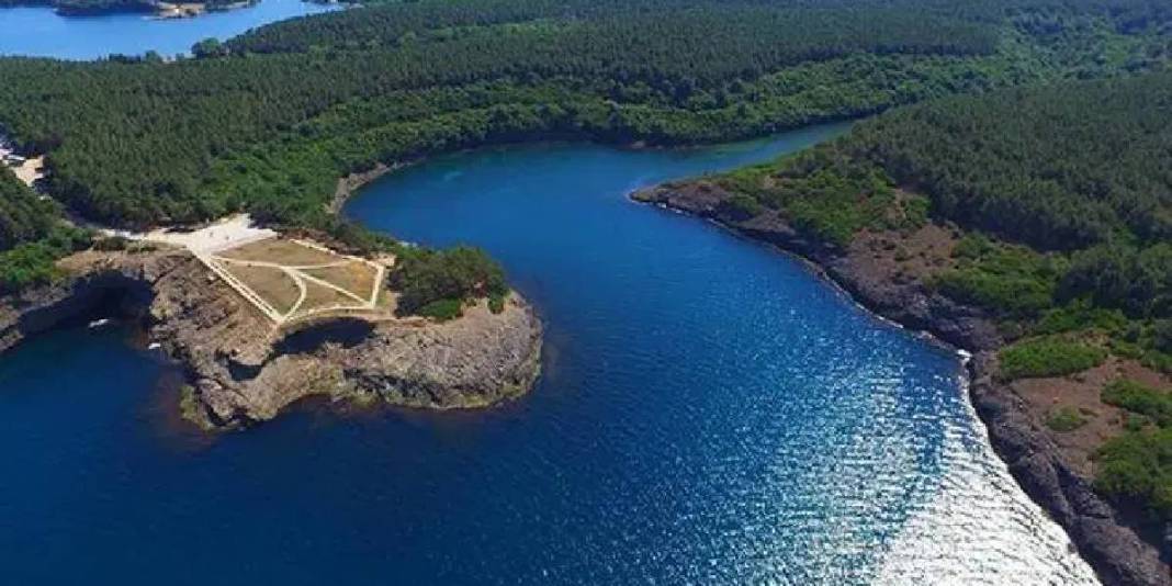 Yurtdışı sanmayın! Gizli cennet Türkiye’den: Koyda orman, ufukta bakır renginde gökyüzü! 5